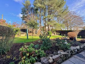 Photo 32- click for photo gallery